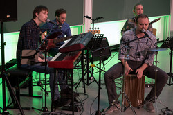 Band auf der Bühne