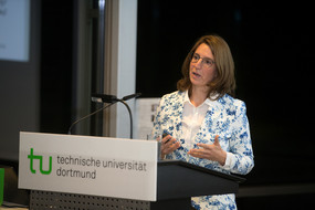 Award winner Prof. Schad during her speech.