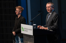 Festredner Prof. Dr. Christian von Coelln von der Universität zu Köln hält den Festvortrag der Akademischen Jahresfeier 2023
