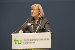 Rektorin Prof. Ursula Gather begrüßt die Gäste Rektorin Prof. Ursula Gather begrüßt die Gäste