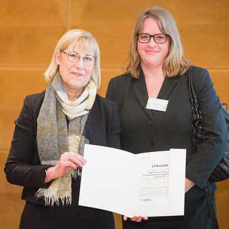 Rektorin und Förderin Deutsche Stadt- und Grundstücksentwicklungsgesellschaft mbH & Co. KG (DSK)