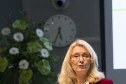 Prof. Insa Melle Prof. Insa Melle begrüßt die Gäste